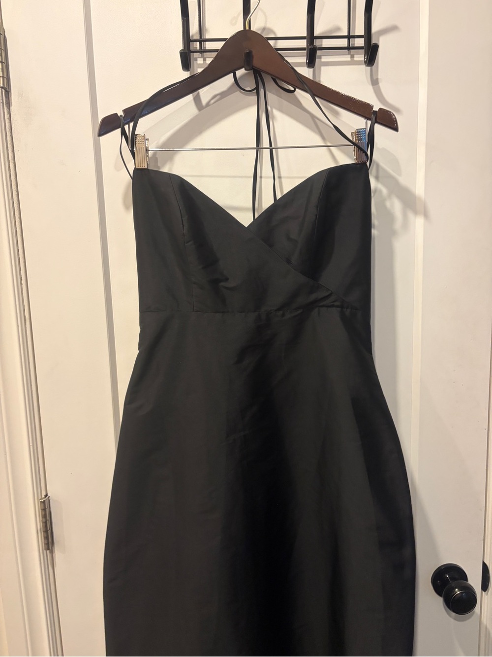 Women’s formal black floor length halter gown dress - Picture 4 of 16